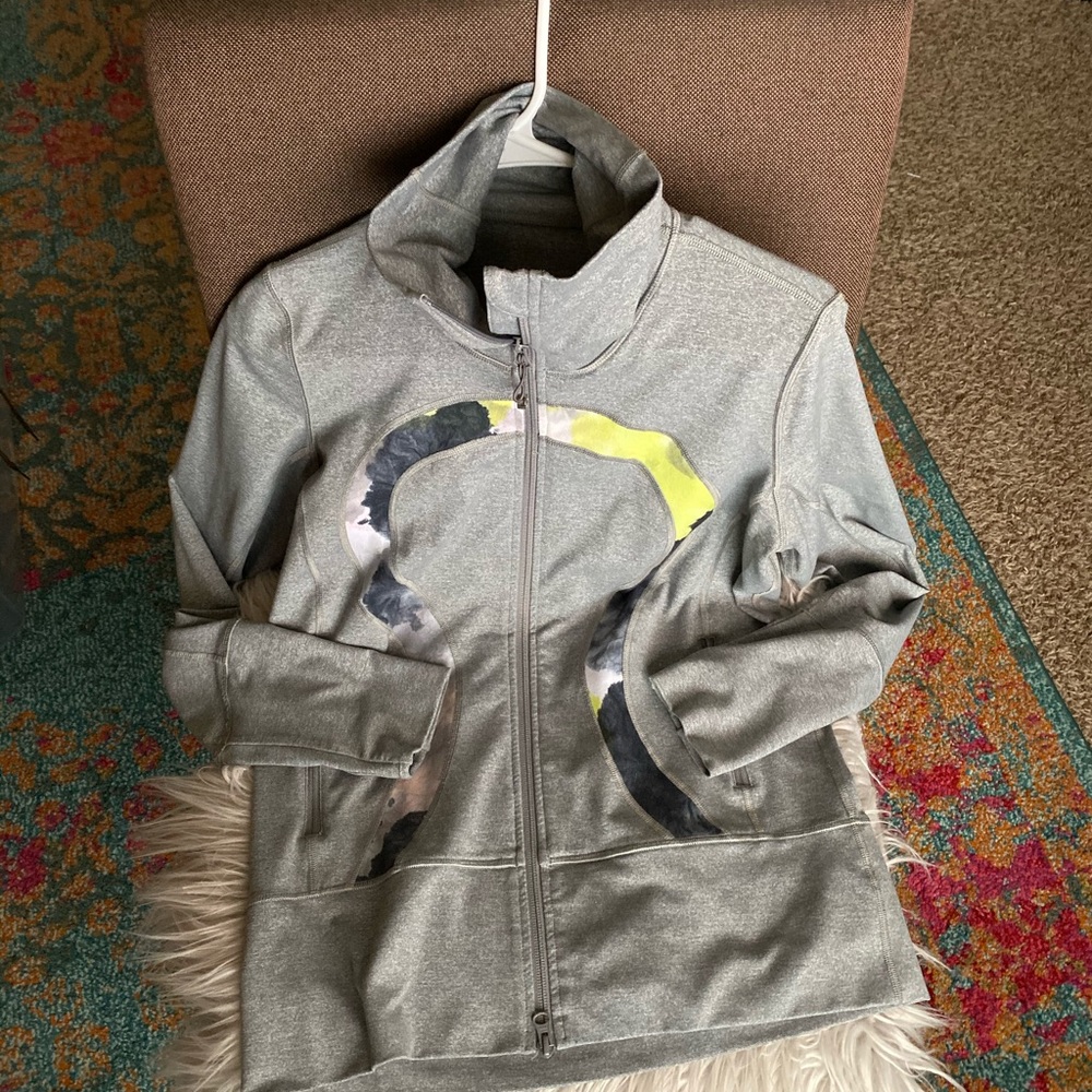 Lululemon jacket size 8